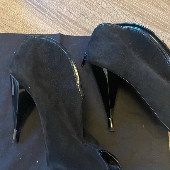 MARC JACOBS Suede Ankle Booties in Black Italy 37.5 US 7.5 - Picture 7 of 9